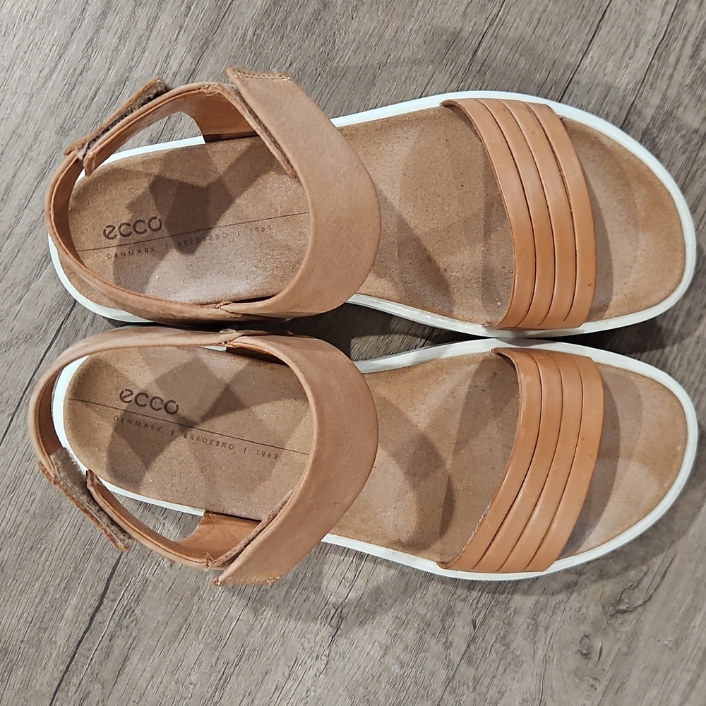 ECCO Women's Flowt Flat Sandal Lion/Cashmere size 6 - Picture 2 of 7